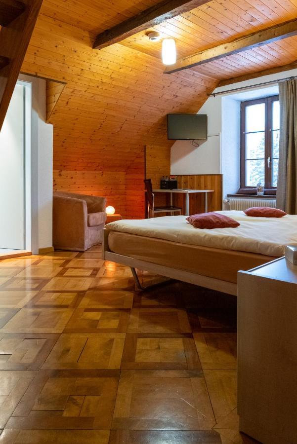 Auberge du Prévoux Le Locle Esterno foto