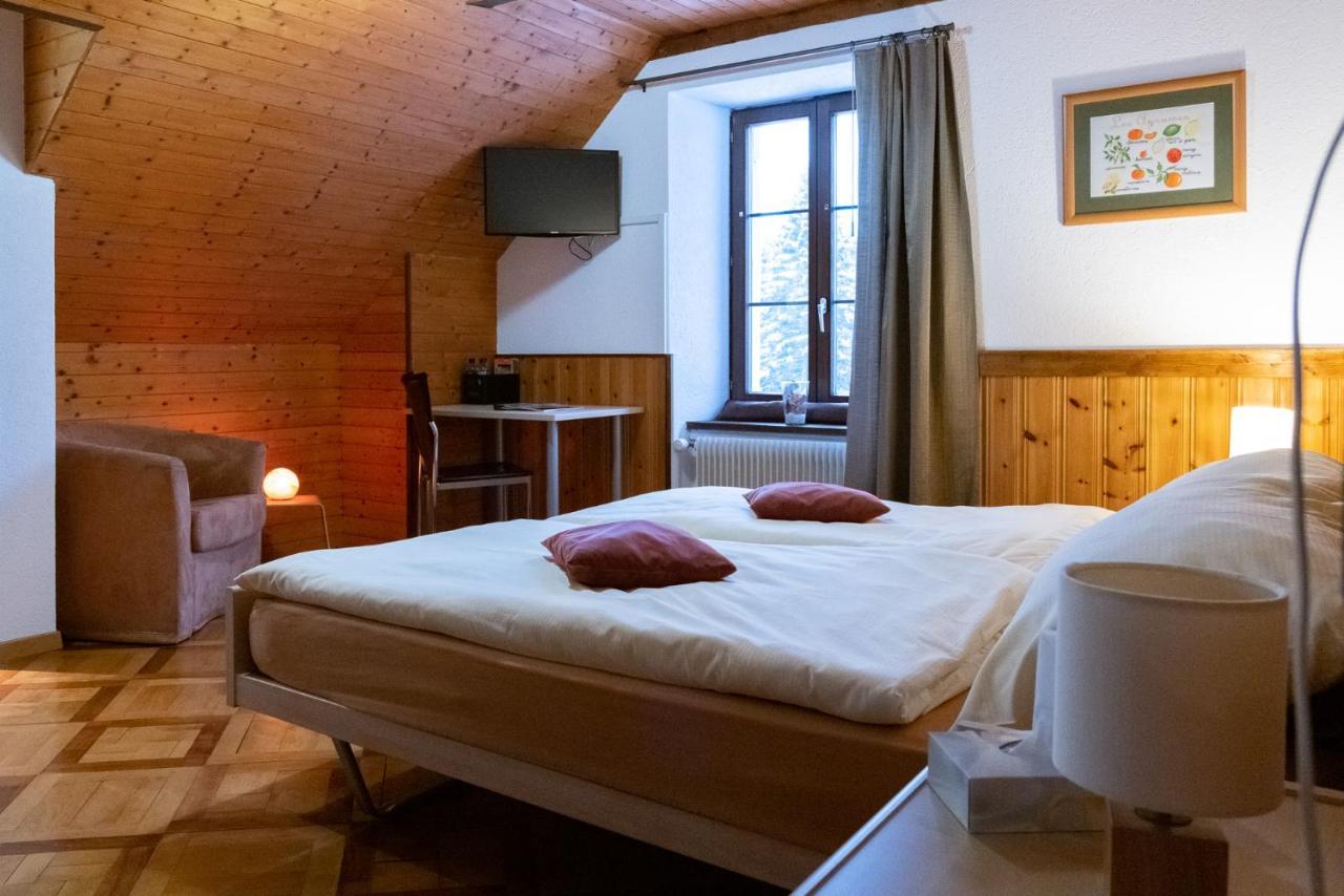 Auberge du Prévoux Le Locle Esterno foto
