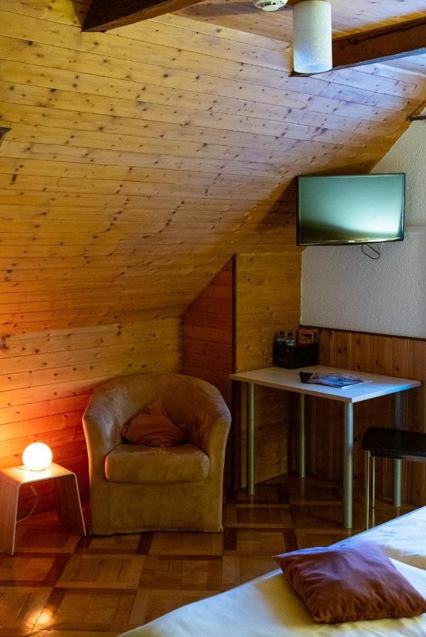 Auberge du Prévoux Le Locle Esterno foto